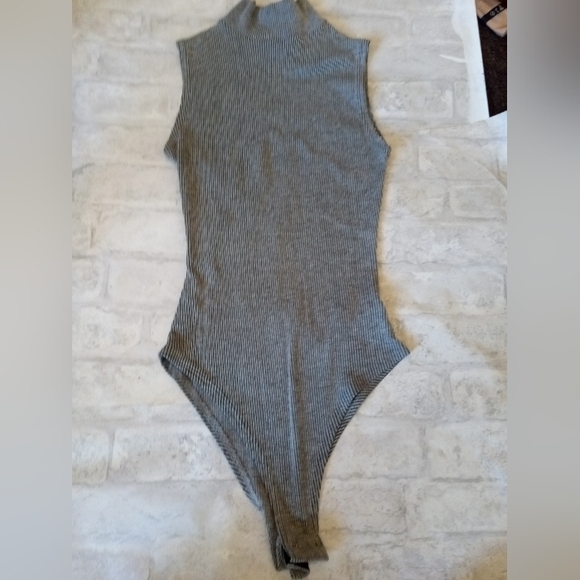 Boohoo - Picture 1 of 1